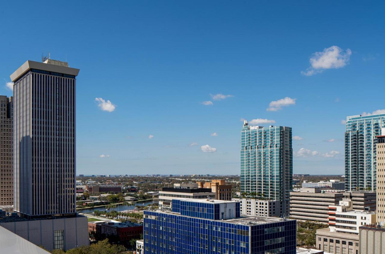 Отель Hyatt House Tampa Downtown Экстерьер фото